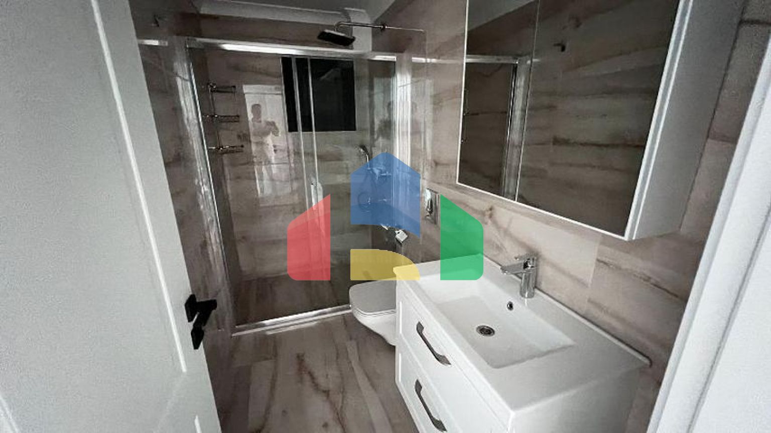 Вилла без мебели планировки 5+1 в районе Фетхие