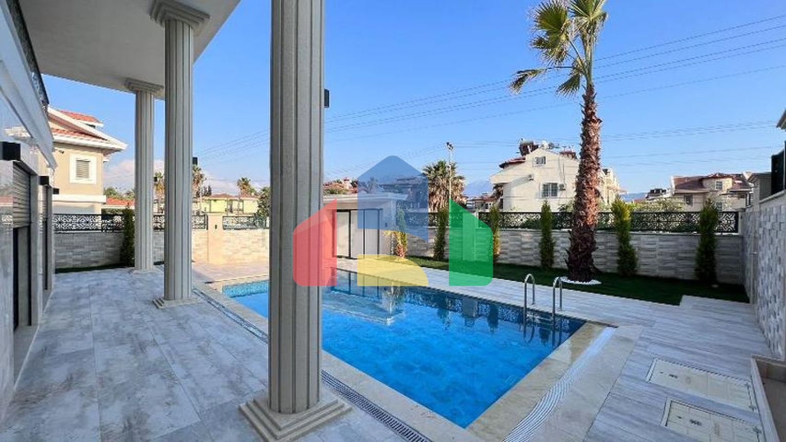 Вилла без мебели планировки 5+1 в районе Фетхие