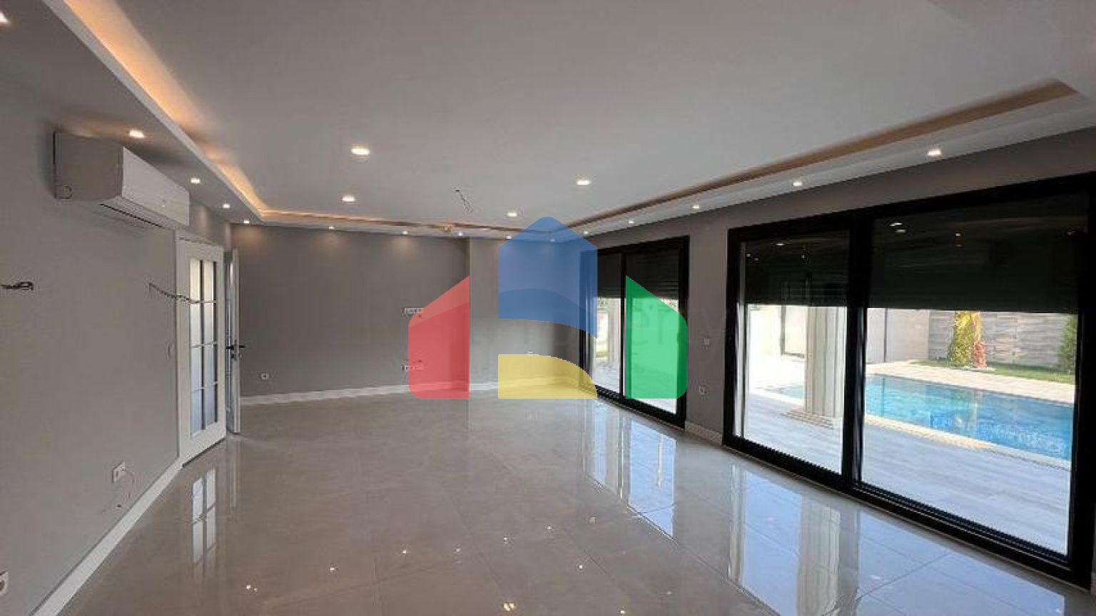 Вилла без мебели планировки 5+1 в районе Фетхие