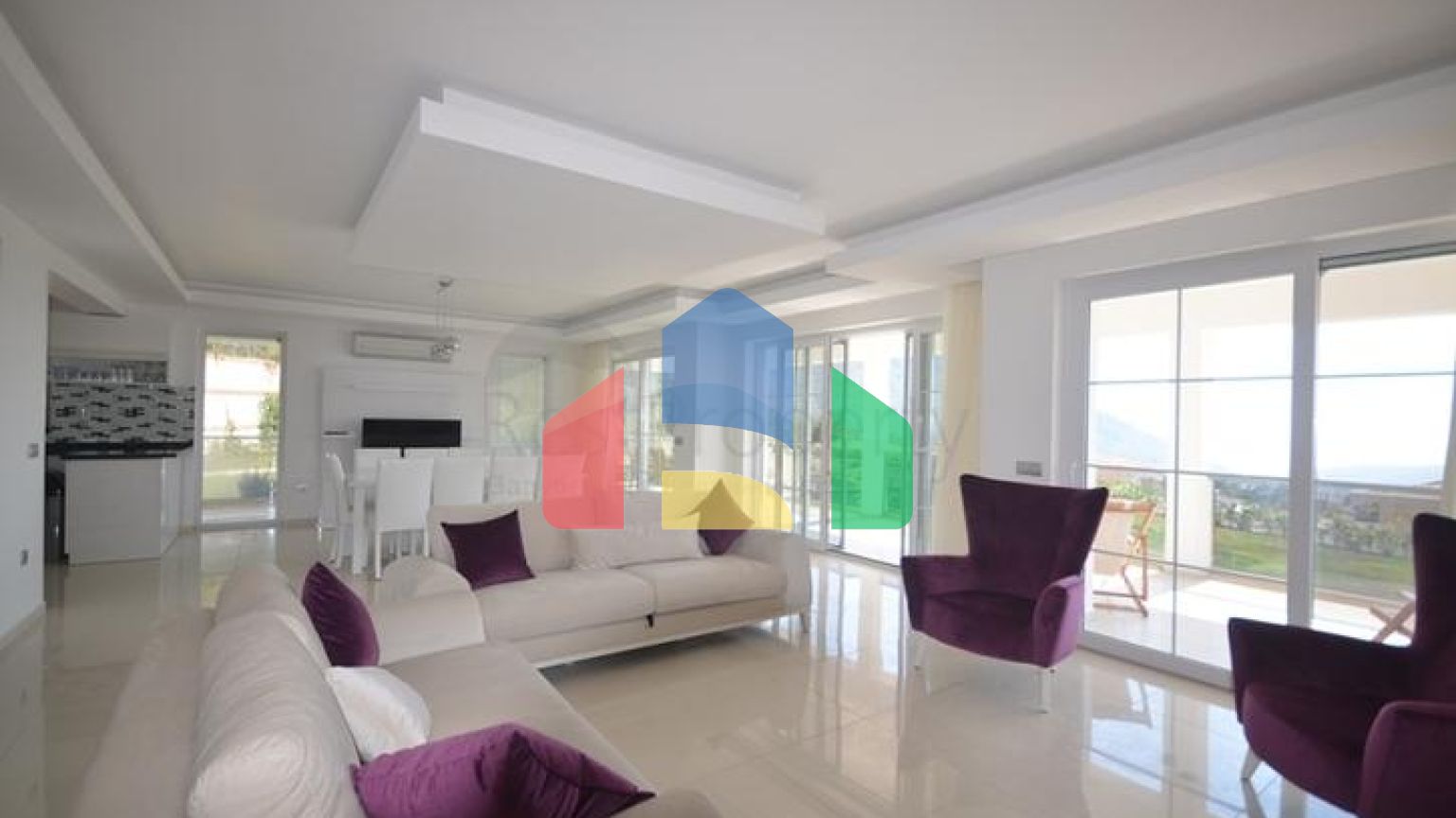 Шикарний особняк 5 + 2 в Фетхіє