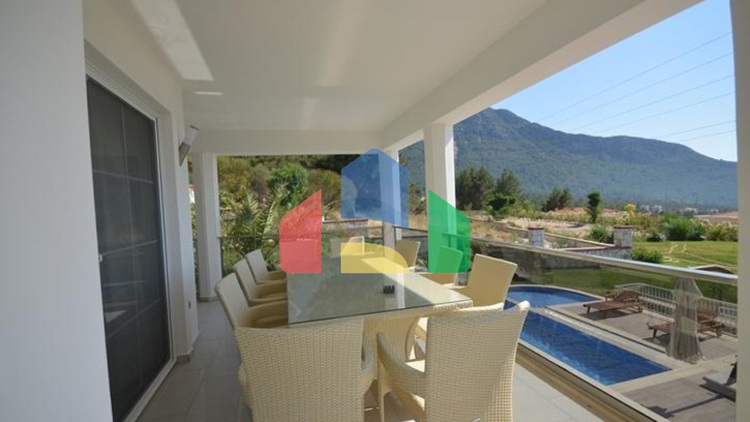 Шикарний особняк 5 + 2 в Фетхіє