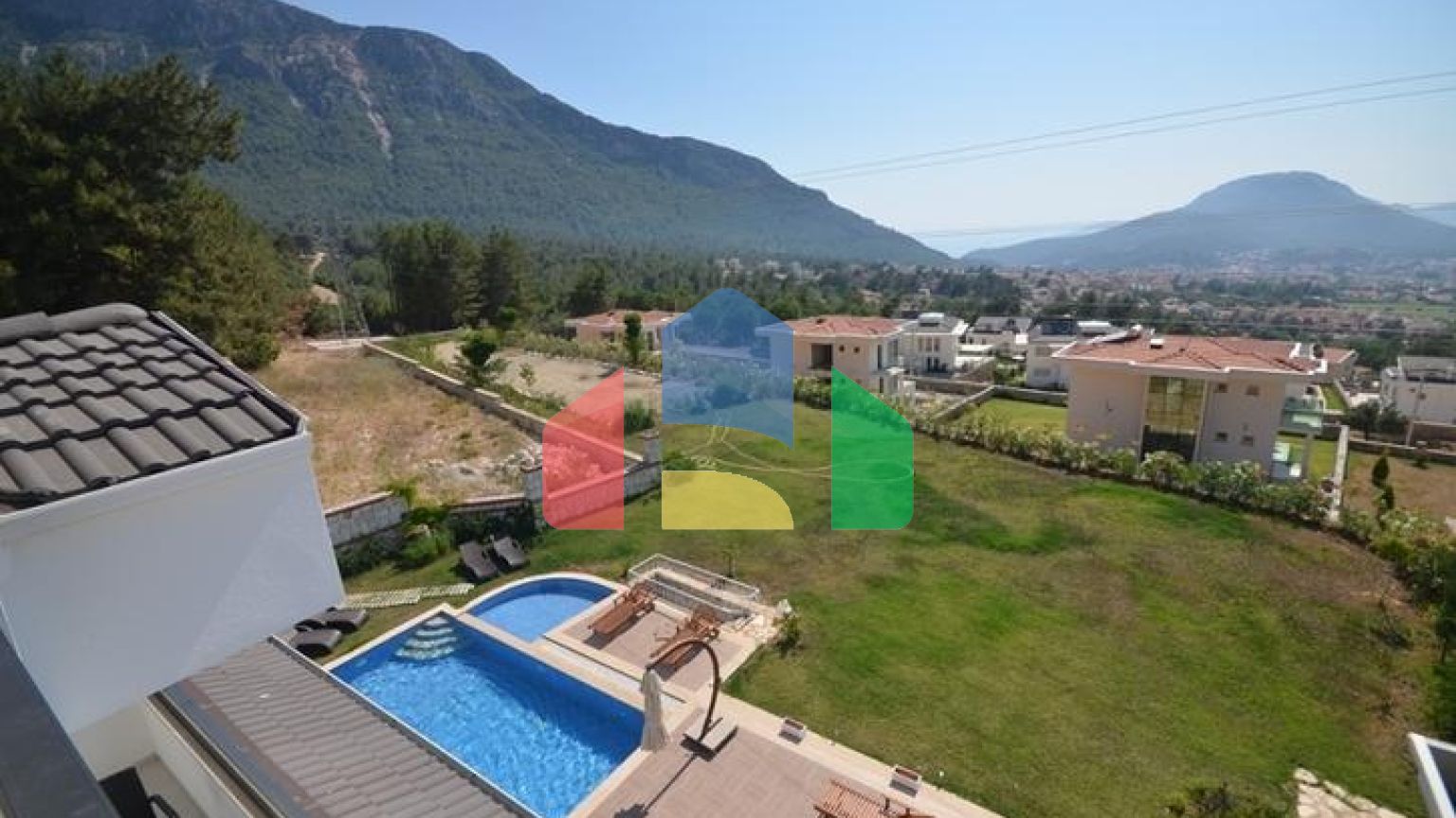 Шикарний особняк 5 + 2 в Фетхіє