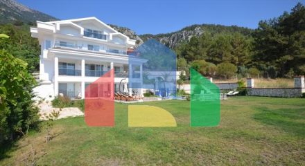 Шикарний особняк 5 + 2 в Фетхіє