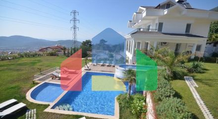 Шикарний особняк 5 + 2 в Фетхіє