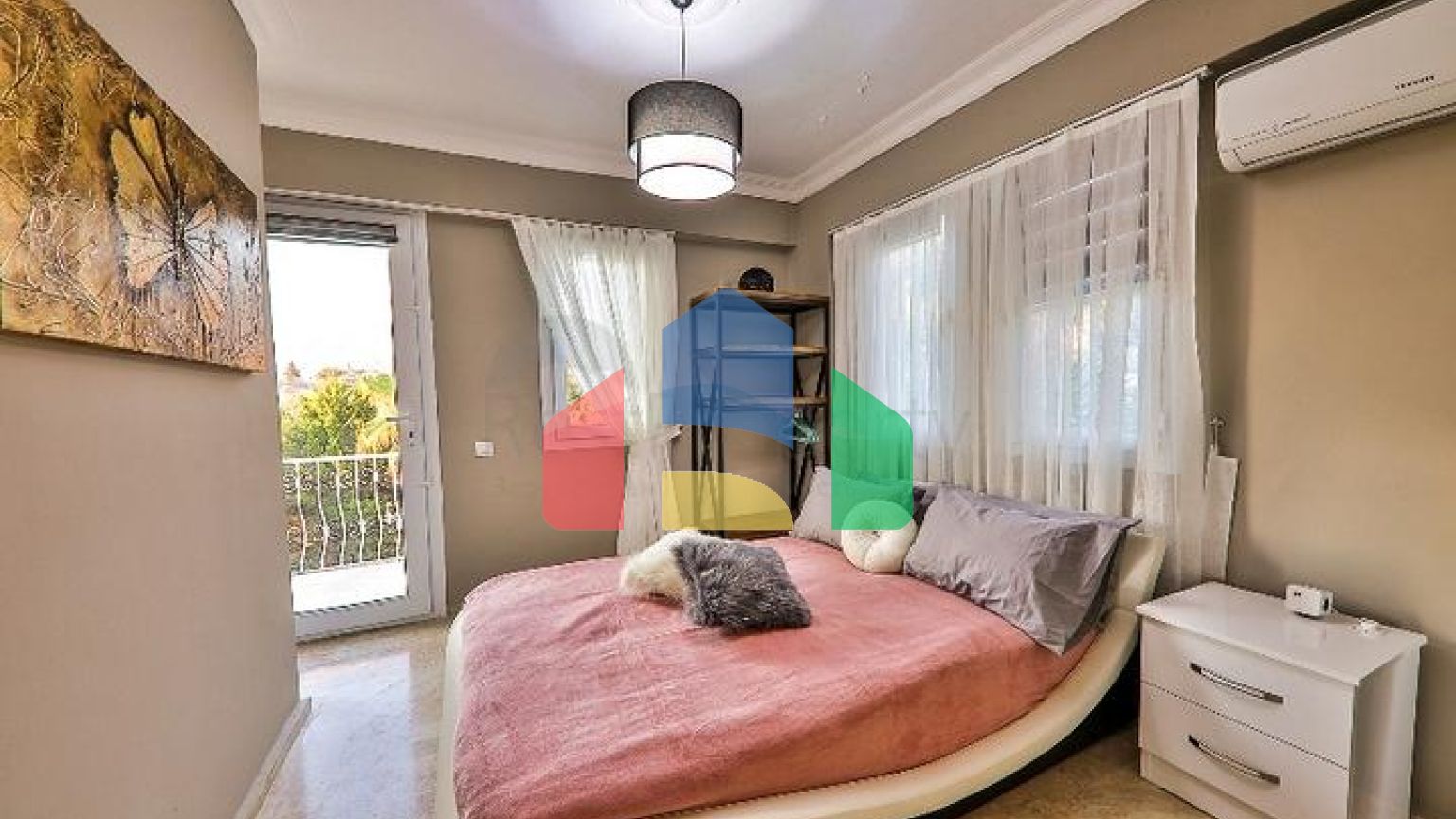 Вілла з басейном планування 5 + 1 в районі Фетхіє