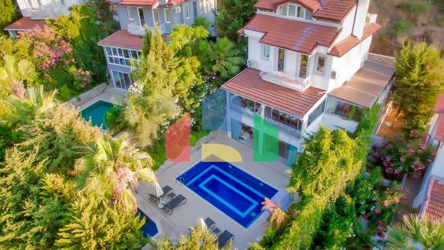 Вілла з басейном планування 5 + 1 в районі Фетхіє