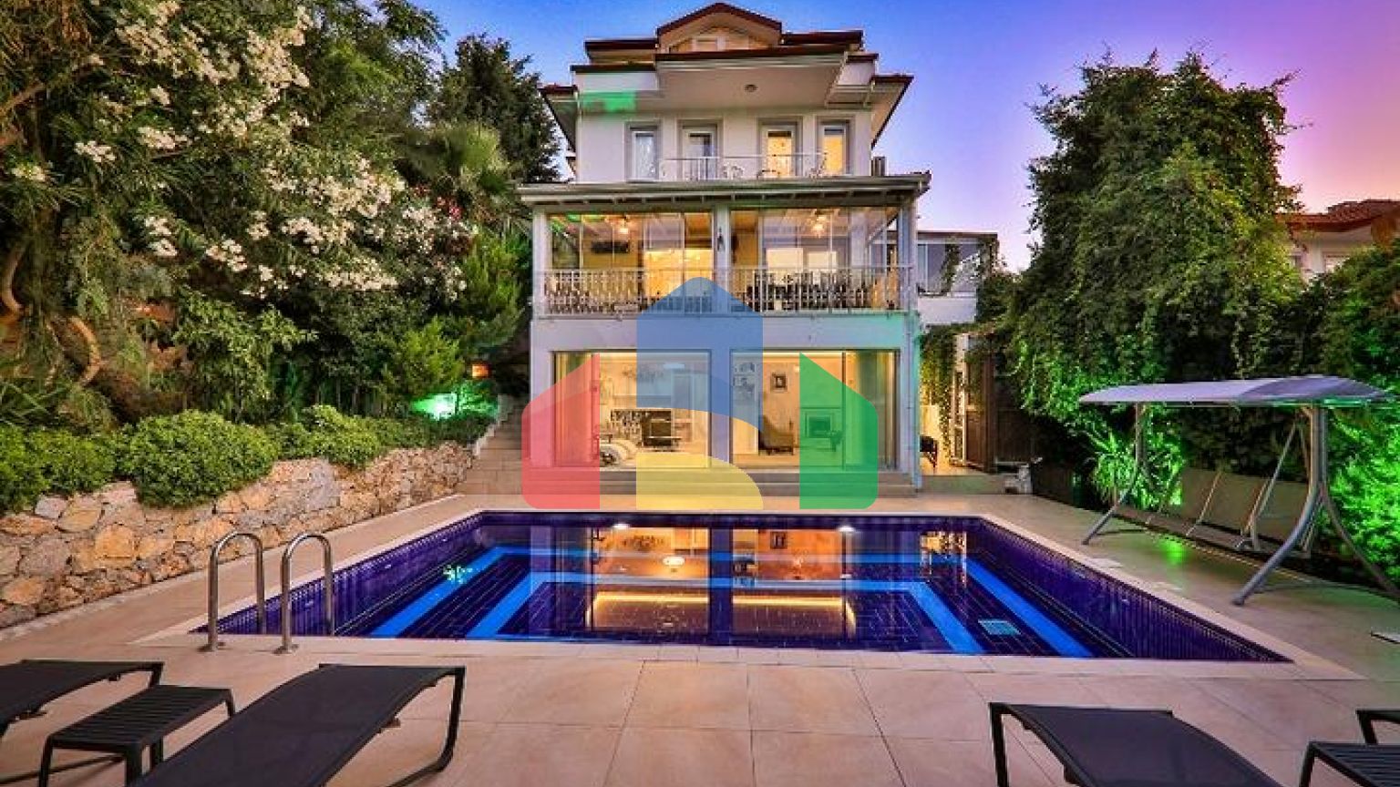 Вілла з басейном планування 5 + 1 в районі Фетхіє