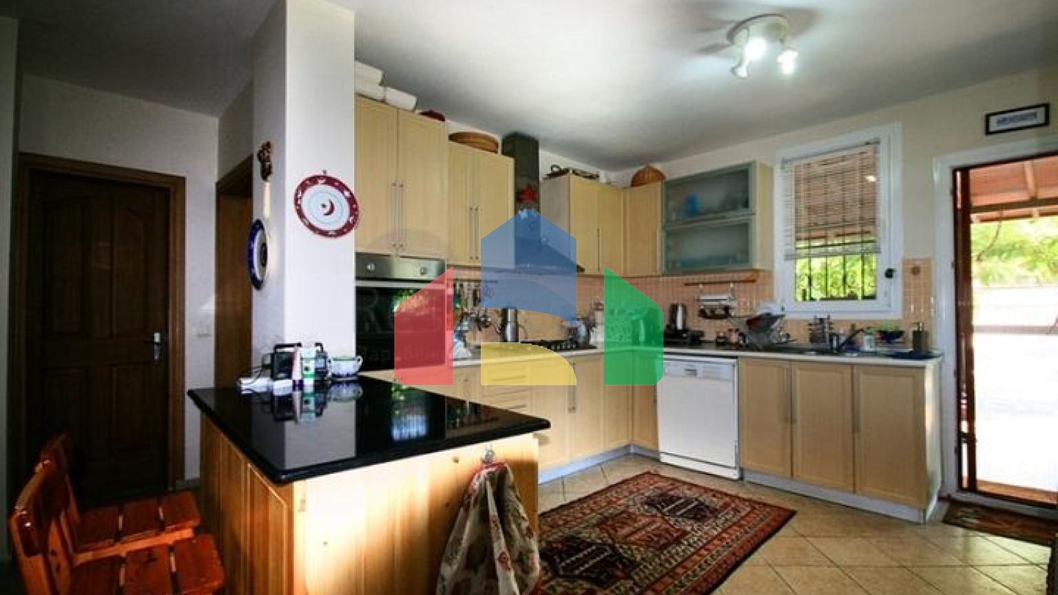 Вілла просторого планування 5 + 1 в районі Фетхіє