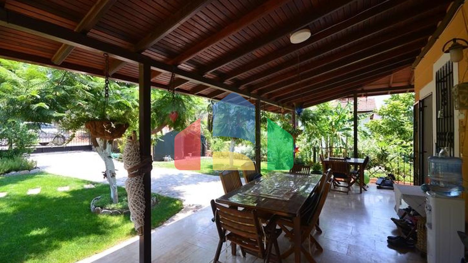 Вілла просторого планування 5 + 1 в районі Фетхіє