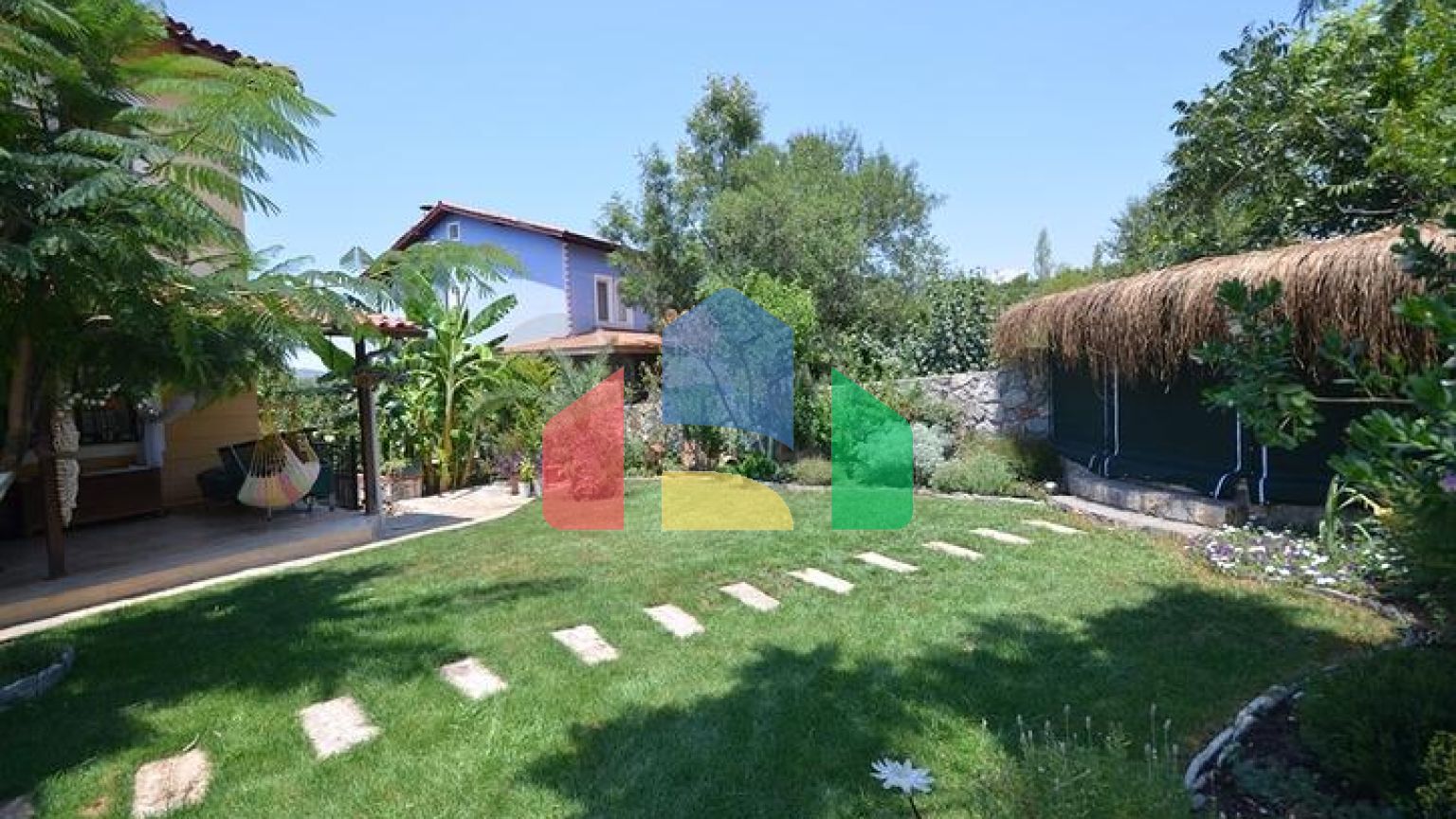 Вілла просторого планування 5 + 1 в районі Фетхіє