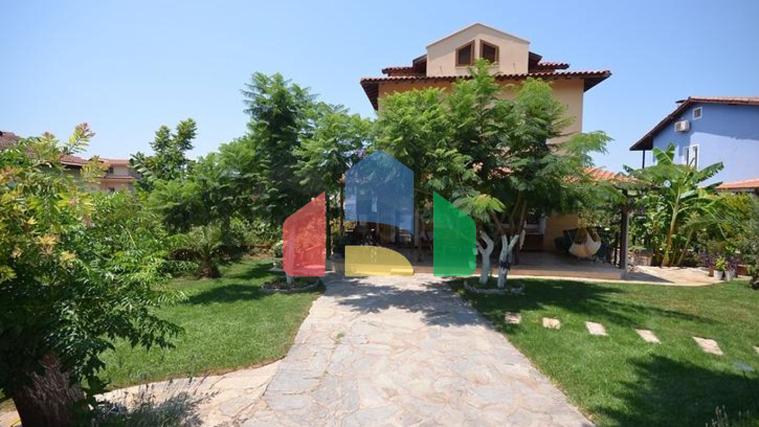 Вілла просторого планування 5 + 1 в районі Фетхіє