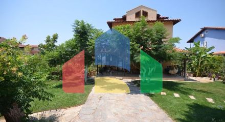 Вілла просторого планування 5 + 1 в районі Фетхіє