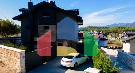 Отдельностоящая вилла с 3 спальнями в Чалыше