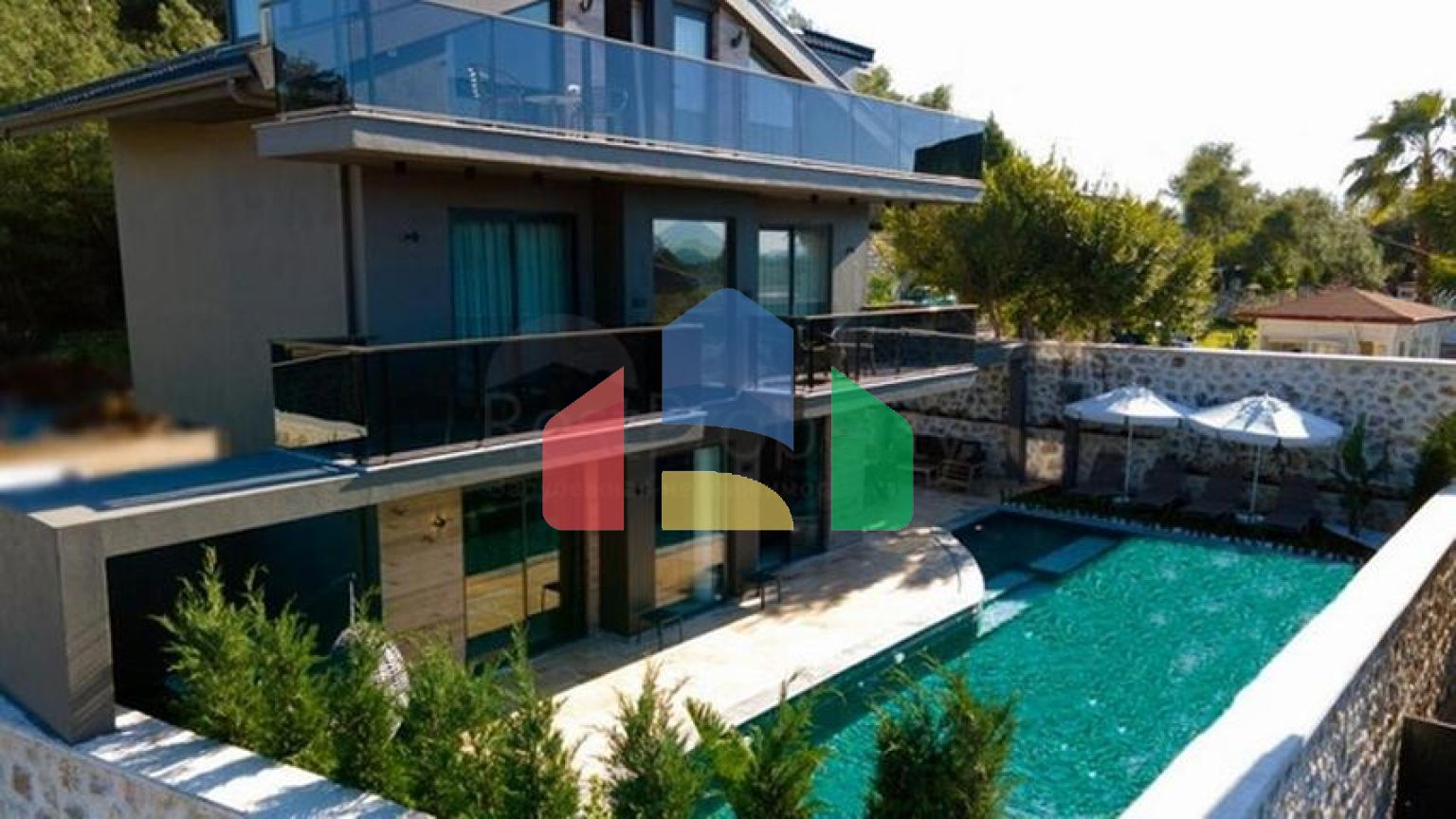 Отдельностоящая вилла с 3 спальнями в Чалыше