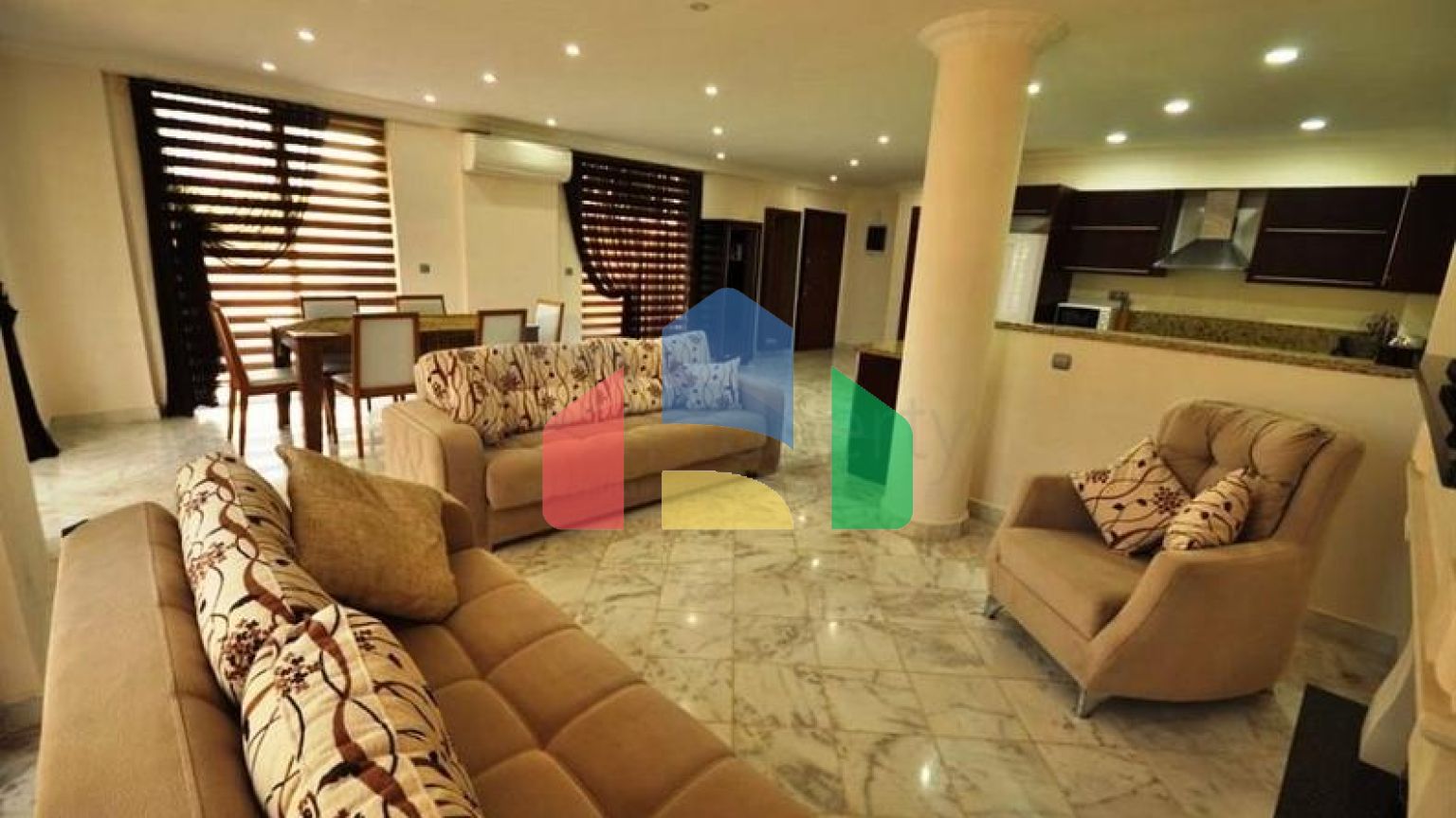 Вилла с собственным пляжем и прямым видом на море