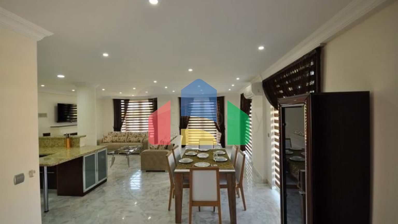 Вилла с собственным пляжем и прямым видом на море