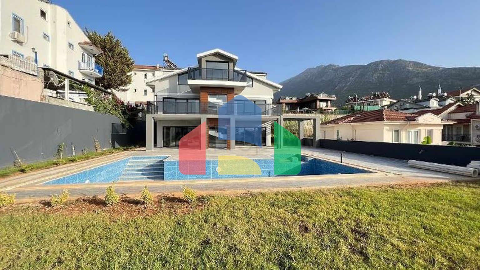 Вилла планировки 4+1 в районе Фетхие - Анталия