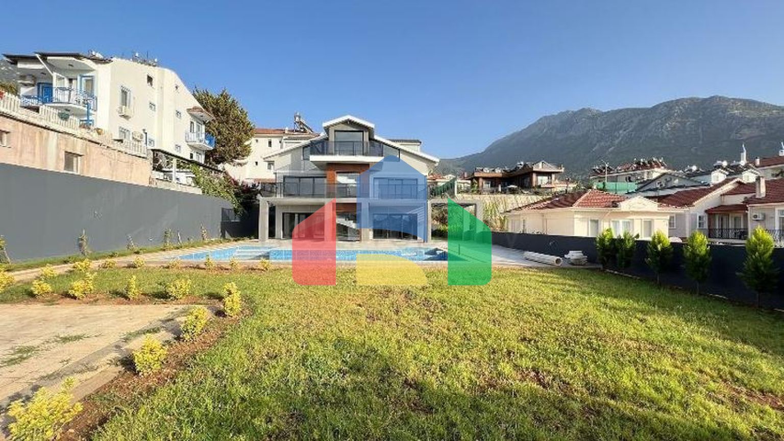 Вилла планировки 4+1 в районе Фетхие - Анталия