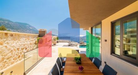 Розкішні вілли з панорамним видом на море в Калкані