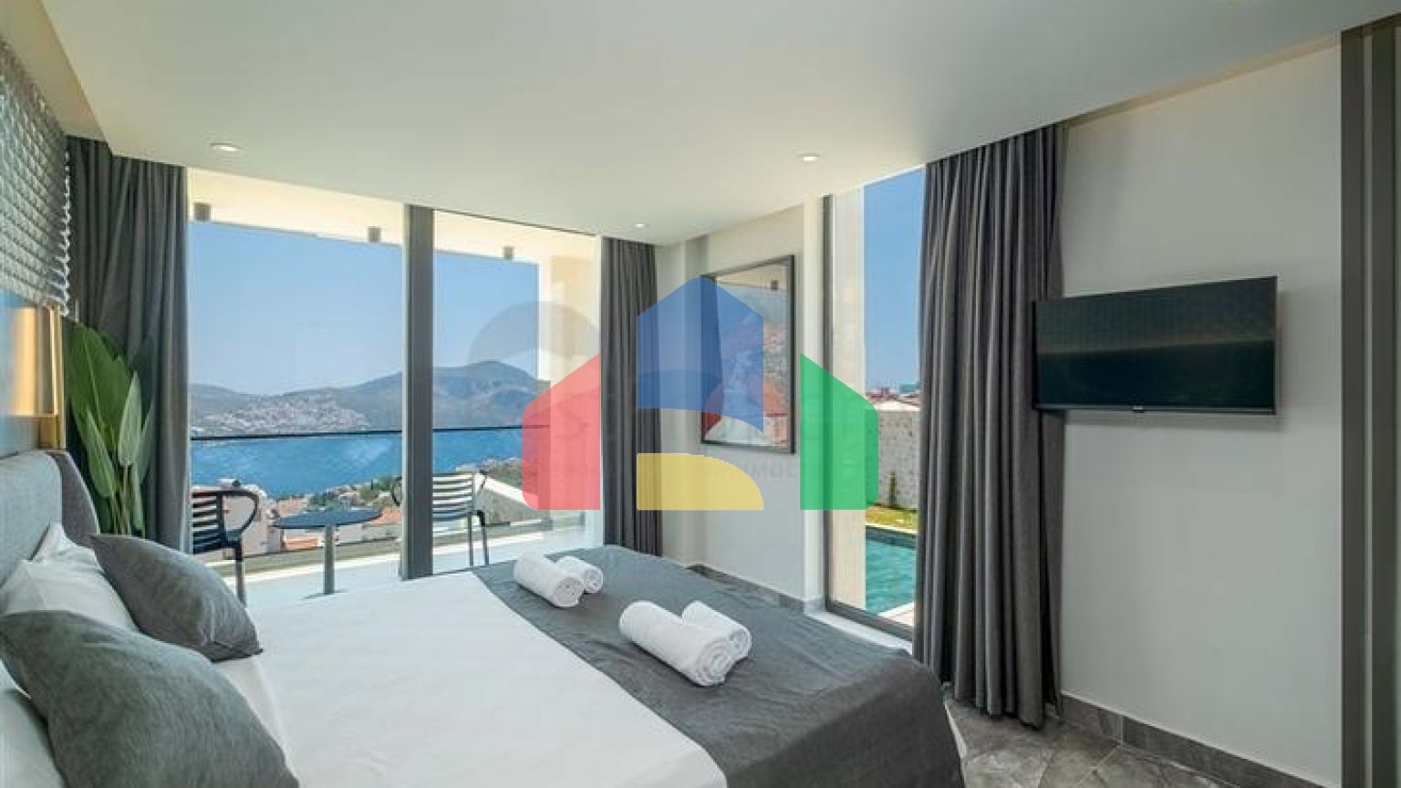 Розкішні вілли з панорамним видом на море в Калкані