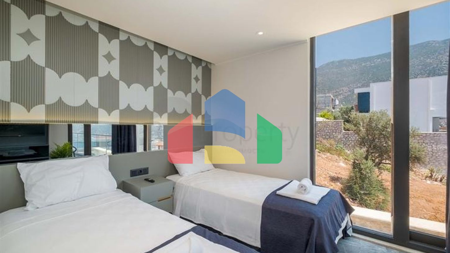 Розкішні вілли з панорамним видом на море в Калкані