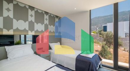 Розкішні вілли з панорамним видом на море в Калкані