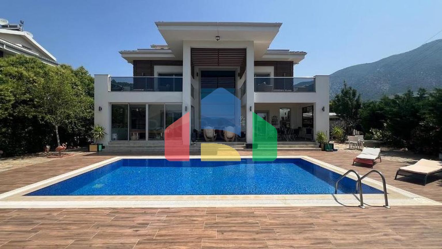 Затишний будинок з великою ділянкою в районі Олюденіз, Фетхіє