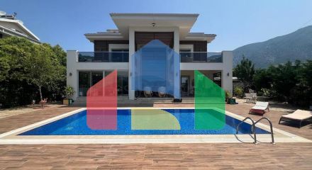 Затишний будинок з великою ділянкою в районі Олюденіз, Фетхіє