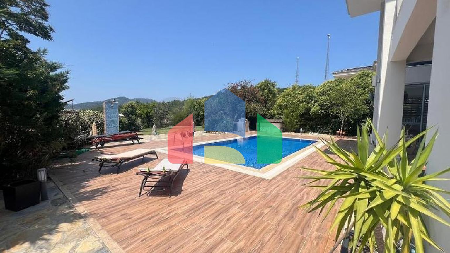 Затишний будинок з великою ділянкою в районі Олюденіз, Фетхіє