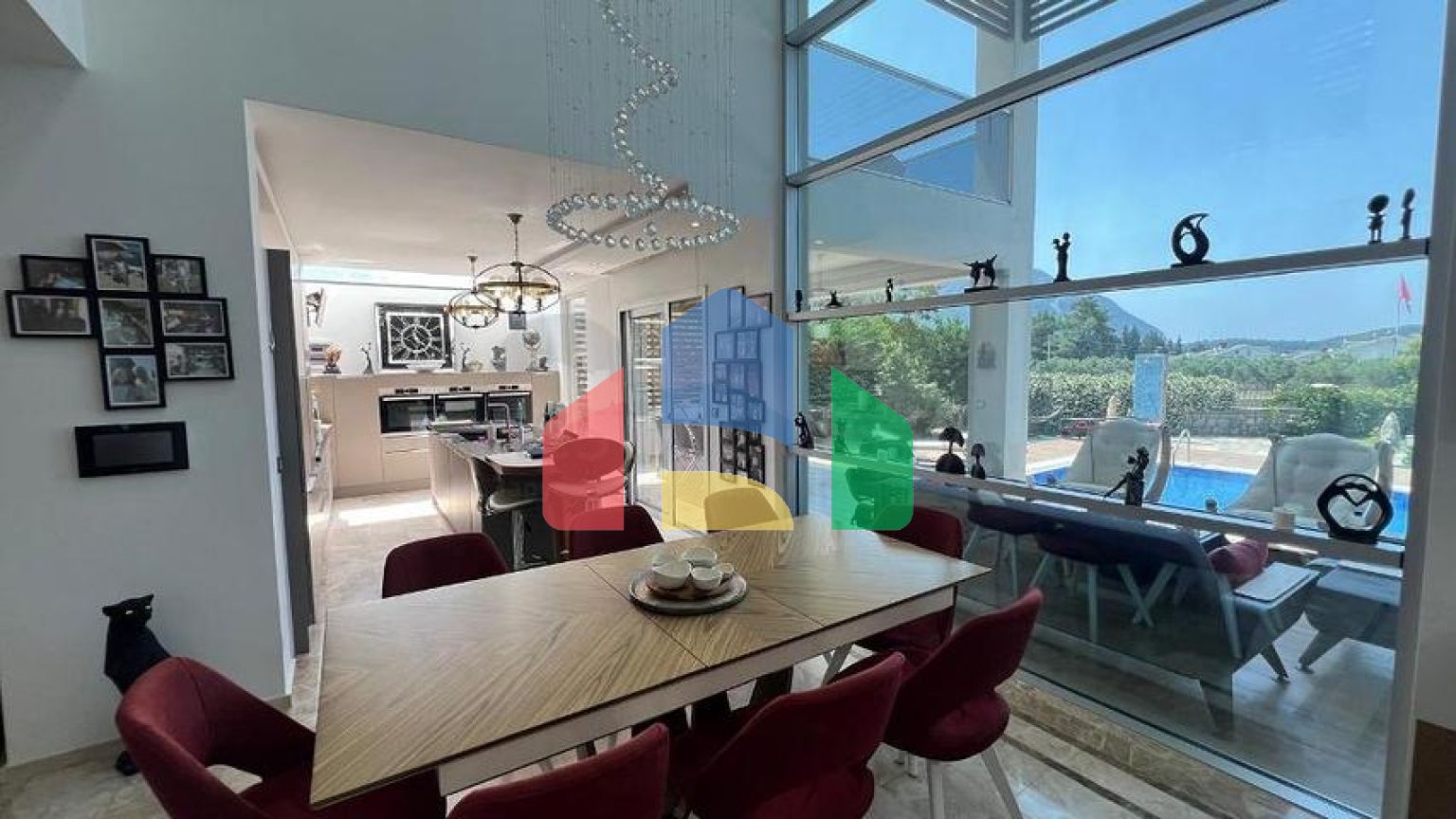 Затишний будинок з великою ділянкою в районі Олюденіз, Фетхіє