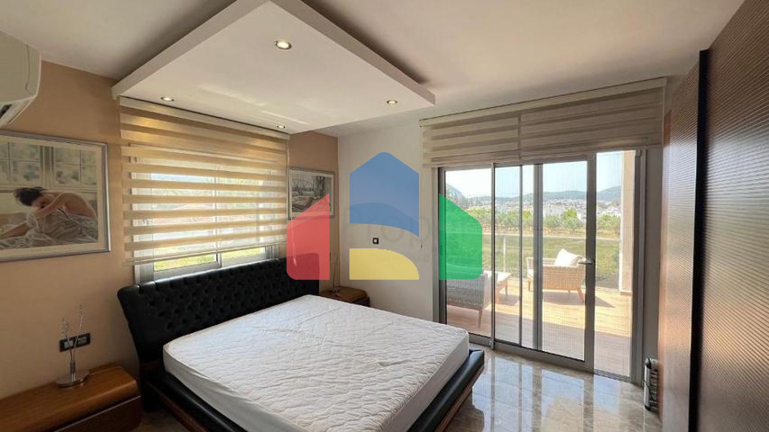 Затишний будинок з великою ділянкою в районі Олюденіз, Фетхіє