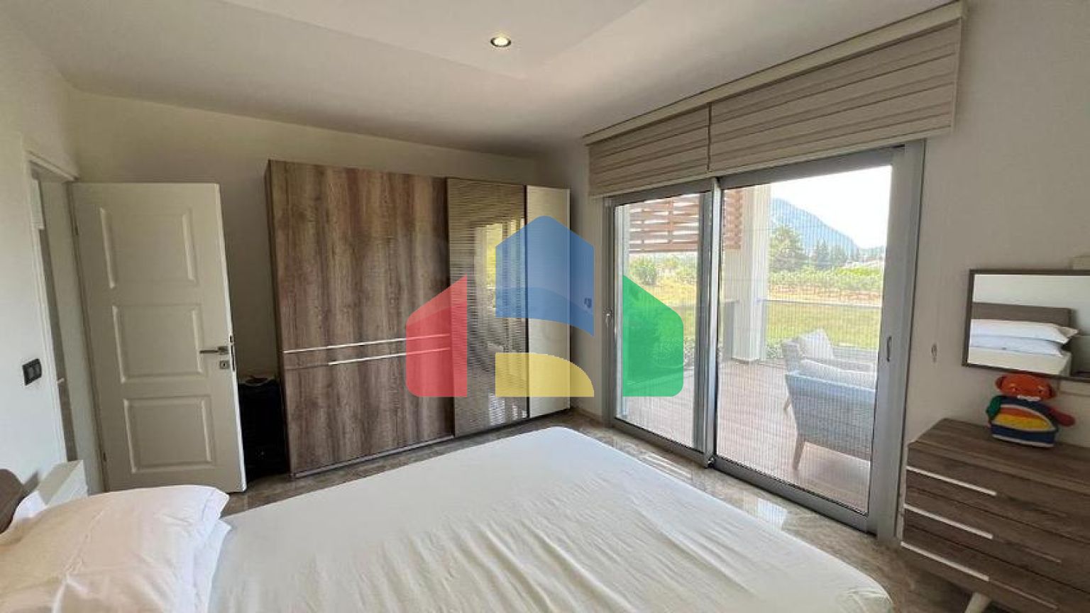 Затишний будинок з великою ділянкою в районі Олюденіз, Фетхіє