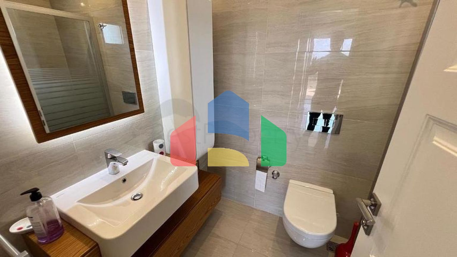 Затишний будинок з великою ділянкою в районі Олюденіз, Фетхіє