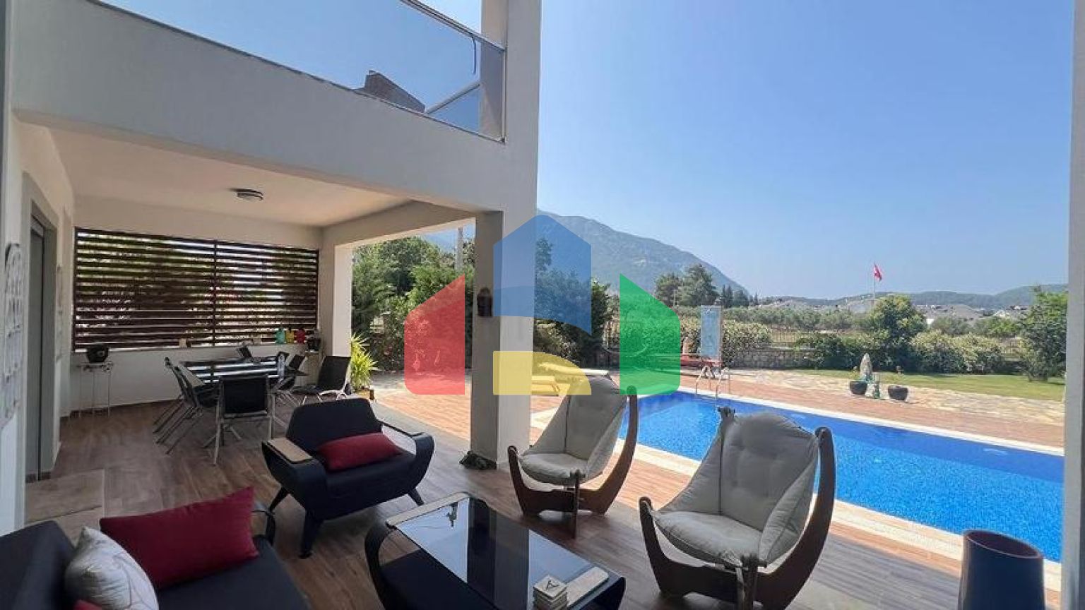 Затишний будинок з великою ділянкою в районі Олюденіз, Фетхіє