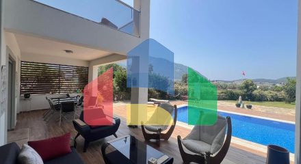 Затишний будинок з великою ділянкою в районі Олюденіз, Фетхіє