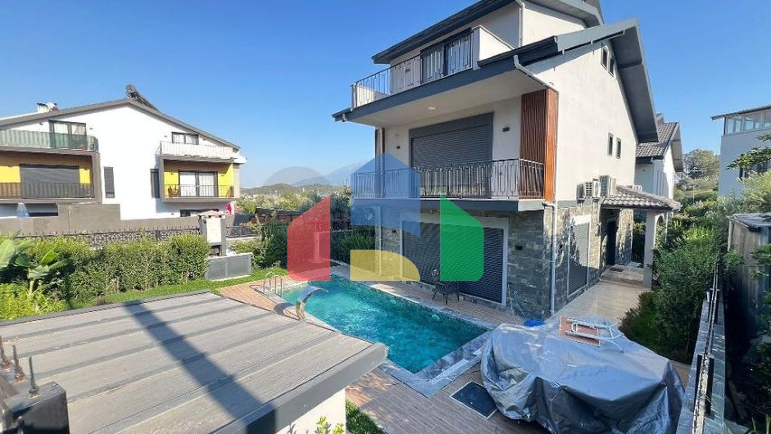 Просторий окремий будинок з власною ділянкою в районі Карагедік, Фетхіє