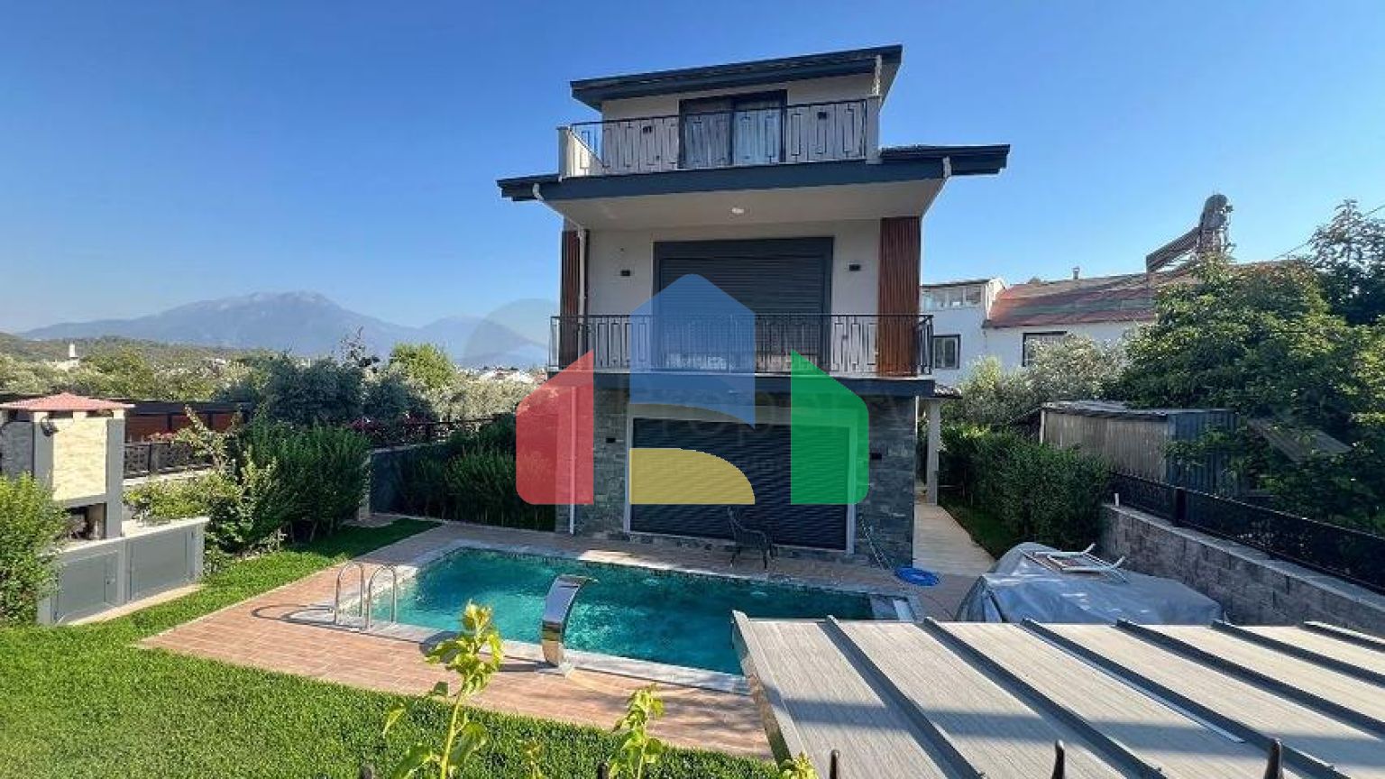 Просторий окремий будинок з власною ділянкою в районі Карагедік, Фетхіє