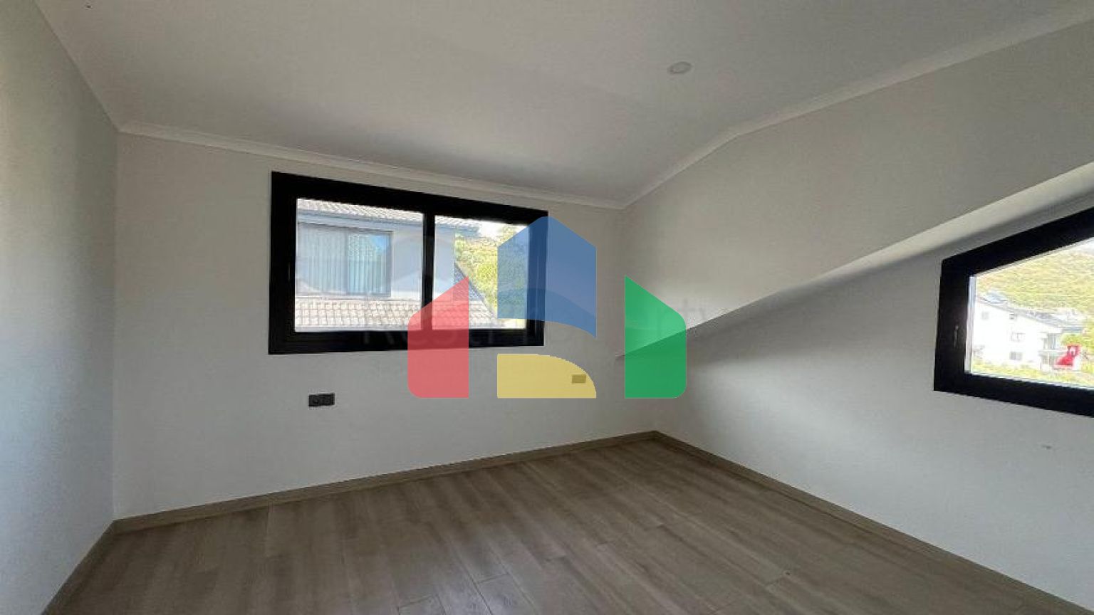 Просторий окремий будинок з власною ділянкою в районі Карагедік, Фетхіє