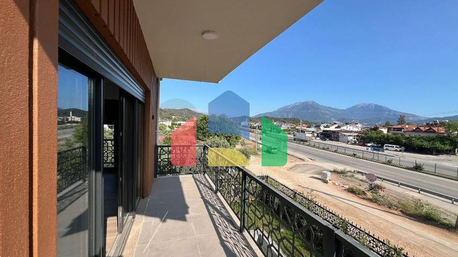 Просторий окремий будинок з власною ділянкою в районі Карагедік, Фетхіє