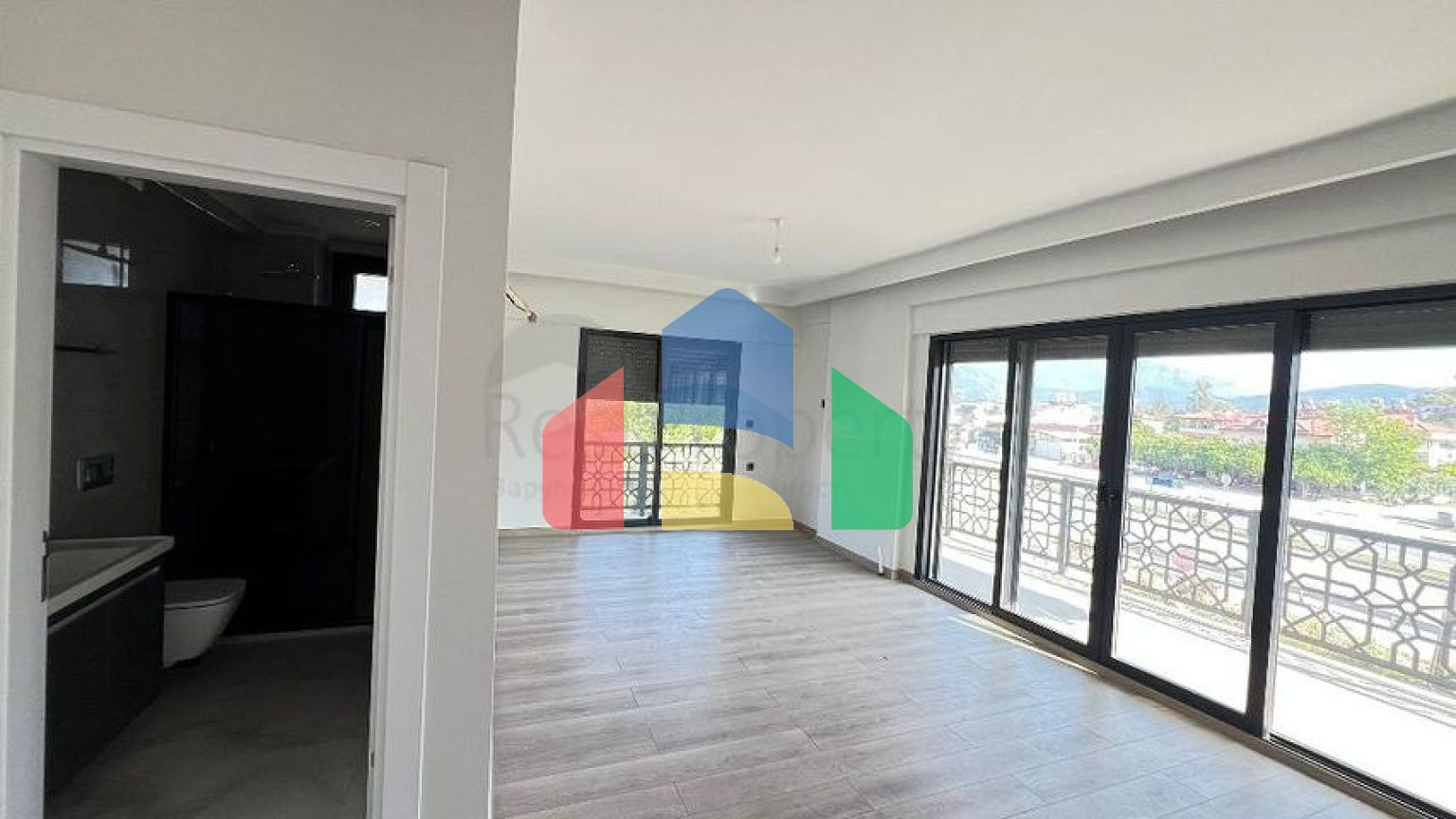 Просторий окремий будинок з власною ділянкою в районі Карагедік, Фетхіє