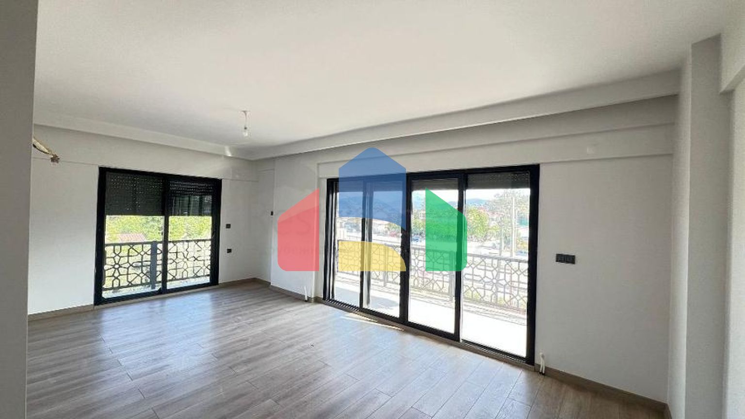 Просторий окремий будинок з власною ділянкою в районі Карагедік, Фетхіє