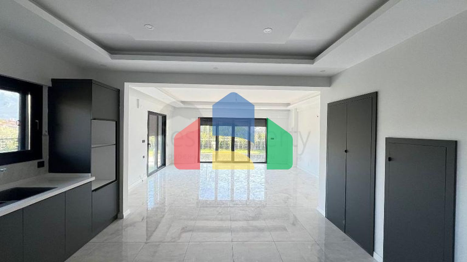 Просторий окремий будинок з власною ділянкою в районі Карагедік, Фетхіє