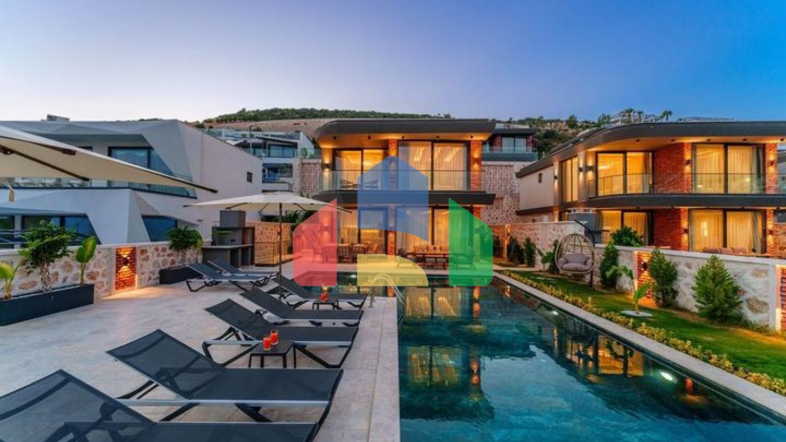 Розкішні вілли з видом на природу і море в Калкані