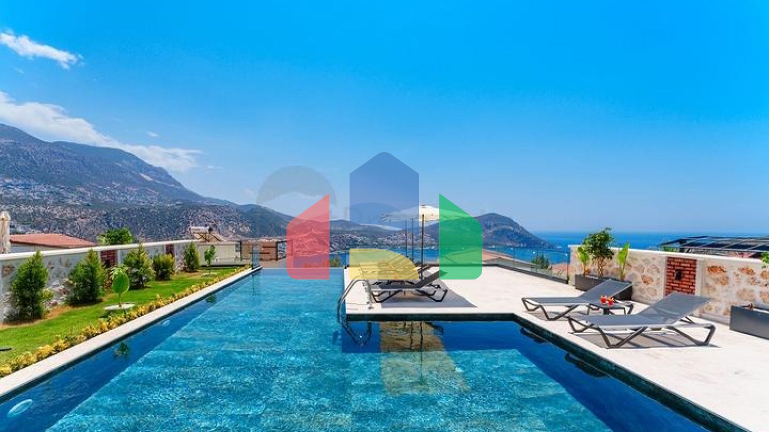 Розкішні вілли з видом на природу і море в Калкані