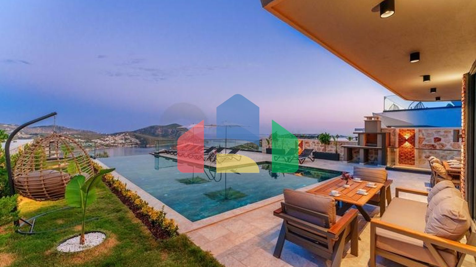 Розкішні вілли з видом на природу і море в Калкані