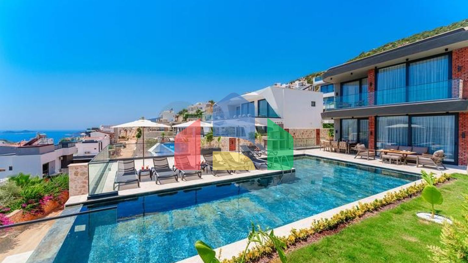 Розкішні вілли з видом на природу і море в Калкані