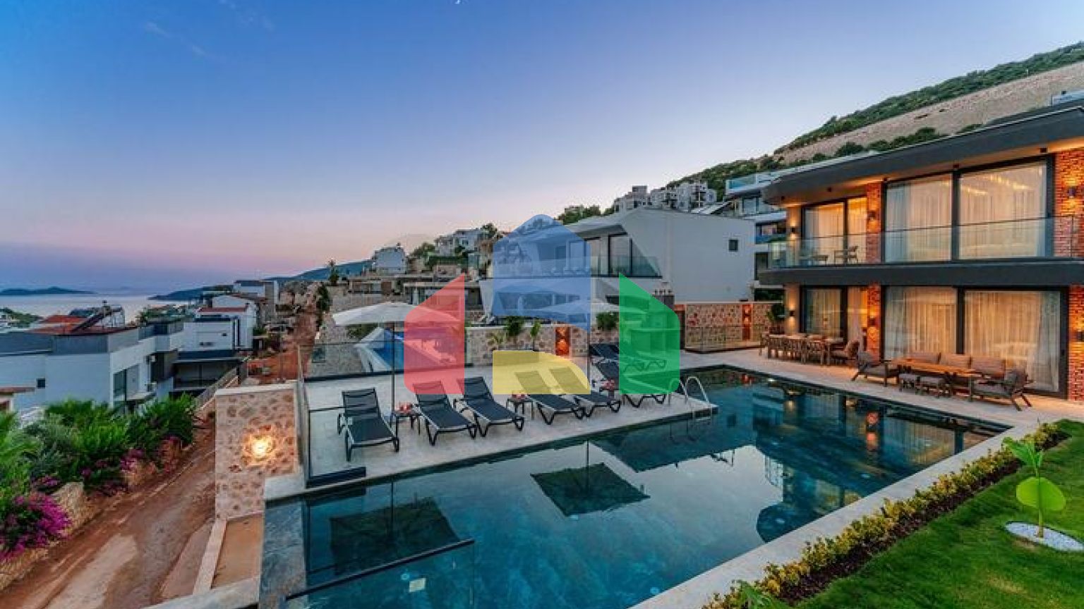Розкішні вілли з видом на природу і море в Калкані