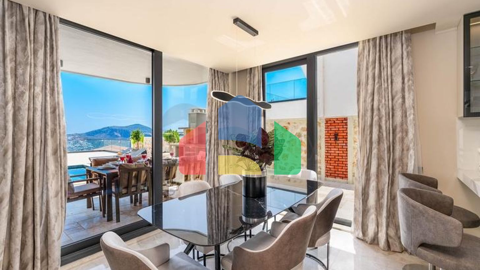 Розкішні вілли з видом на природу і море в Калкані