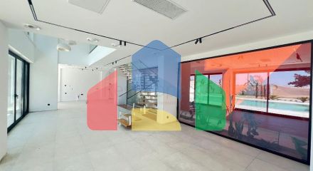 Сучасна окрема вілла 4+1 з великою ділянкою в Фетхіє