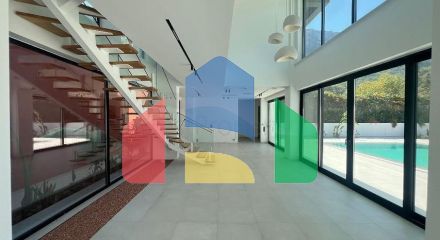 Сучасна окрема вілла 4+1 з великою ділянкою в Фетхіє